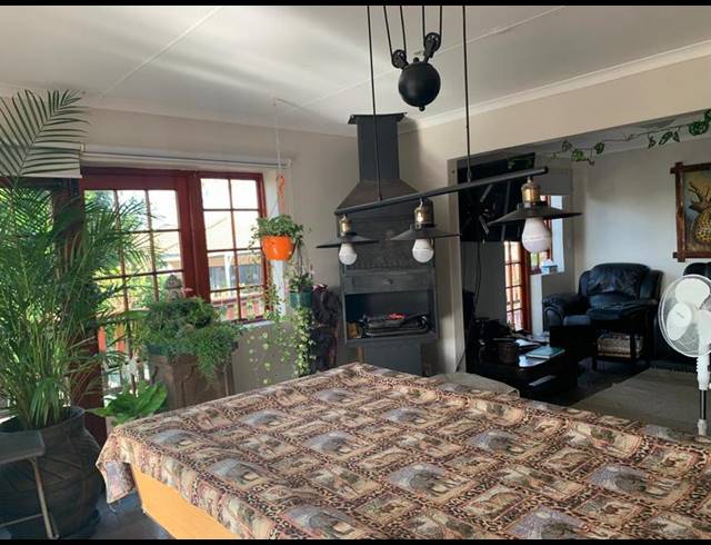 4 BEDROOM HOUSE FOR SALE IN FRAAIUITSIG